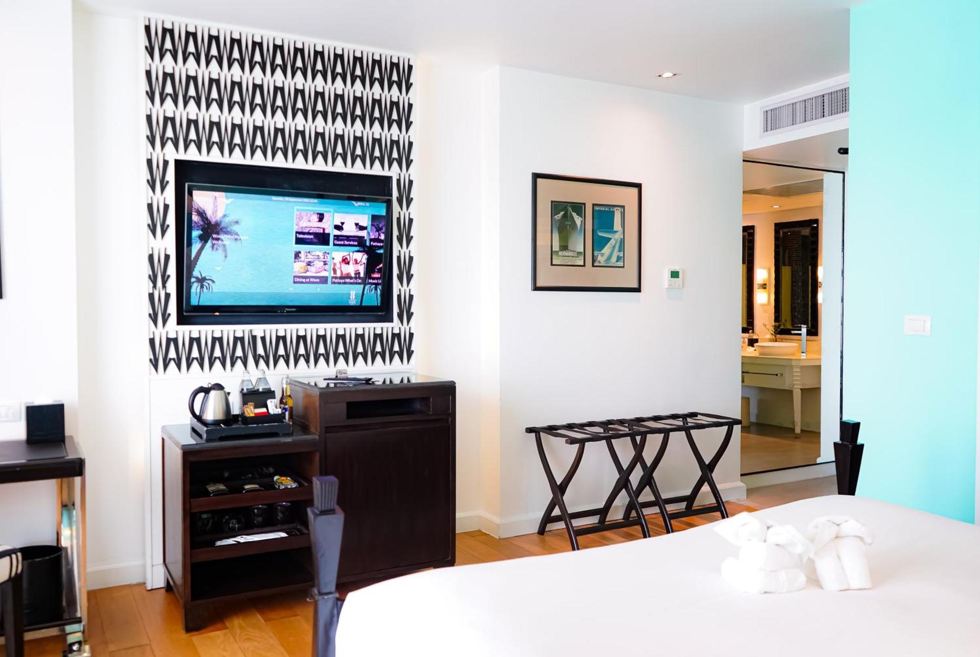 Wave Hotel Pattaya Exterior photo